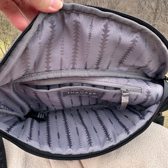 THACKER CROSSBODY - Picture 6 of 6